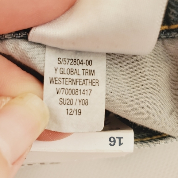 2116 * Old Navy Girls Global Trim Western Feather Denim Shorts Size 16 NWT - Picture 6 of 10